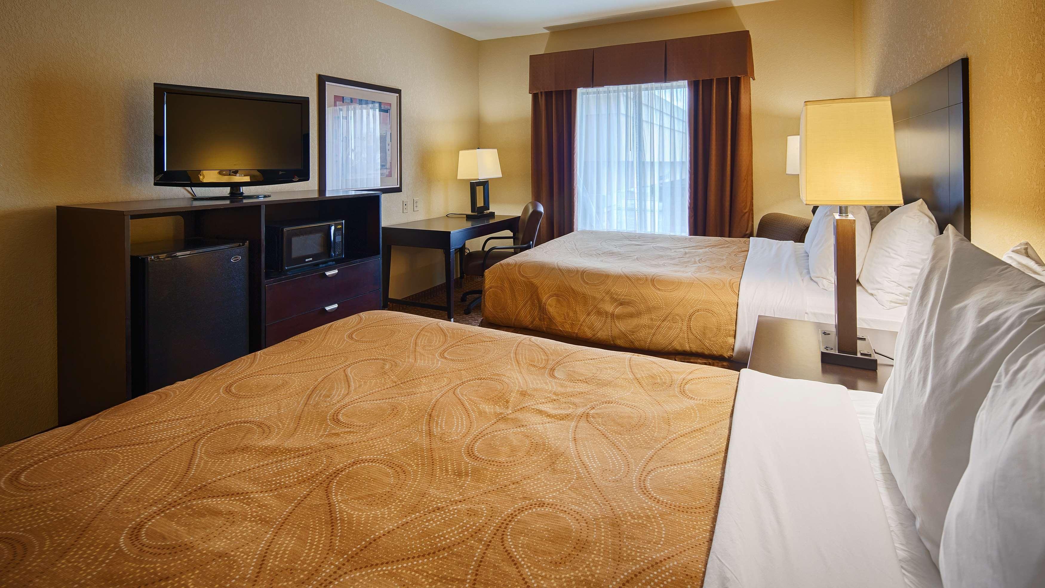 Best Western Bastrop Pines Inn Экстерьер фото
