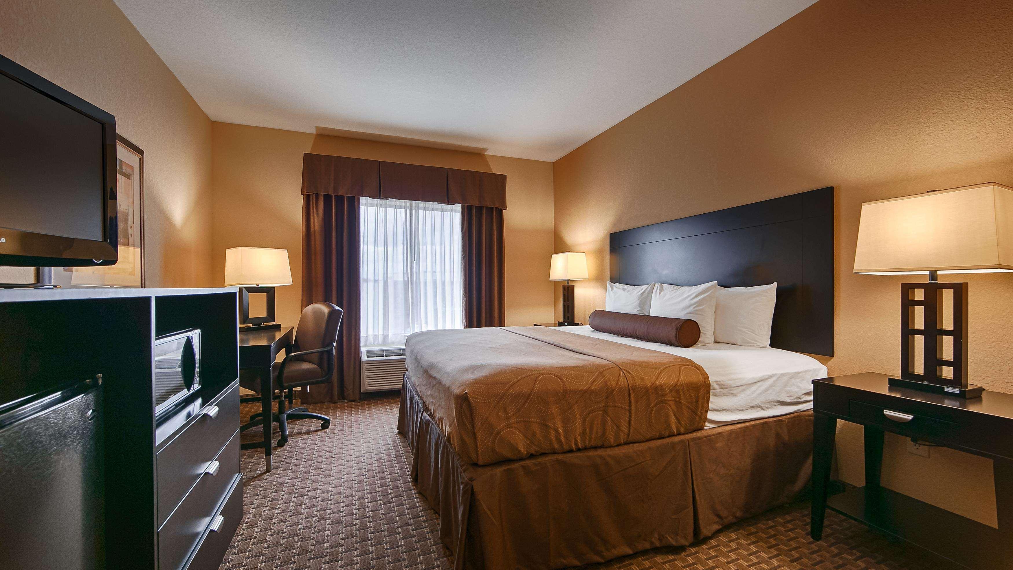 Best Western Bastrop Pines Inn Экстерьер фото