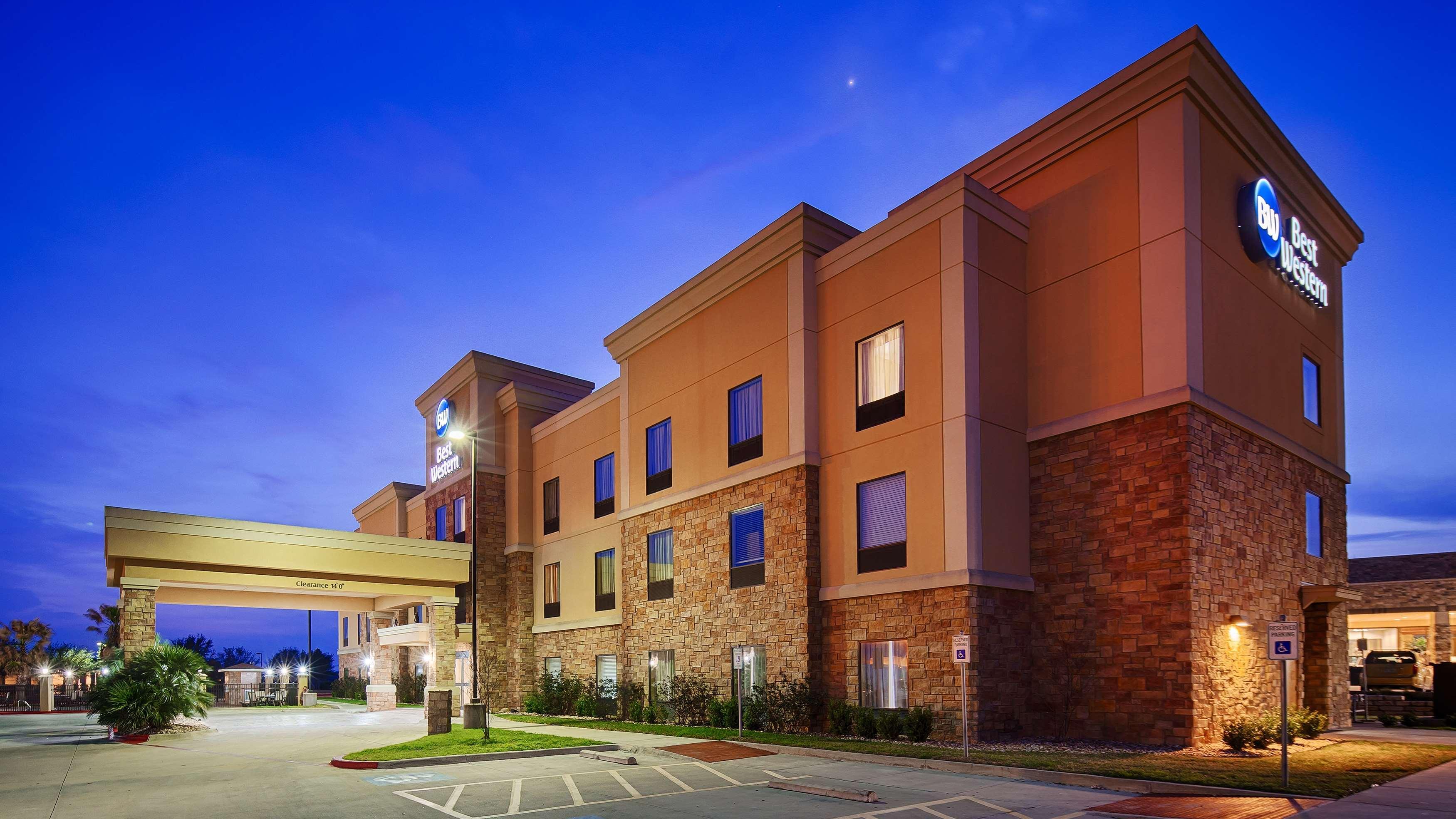 Best Western Bastrop Pines Inn Экстерьер фото