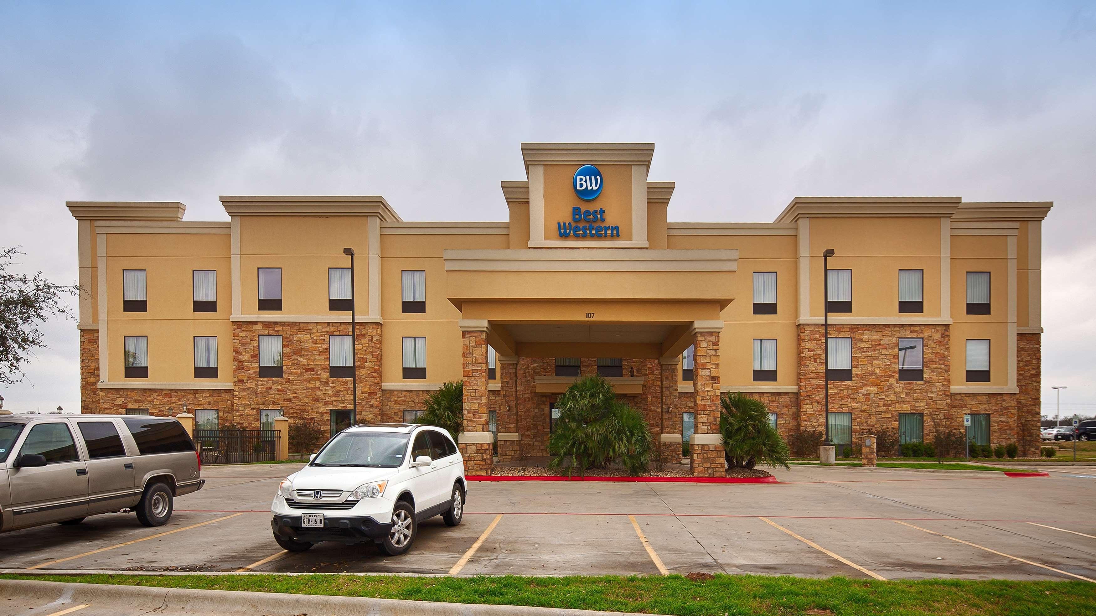 Best Western Bastrop Pines Inn Экстерьер фото
