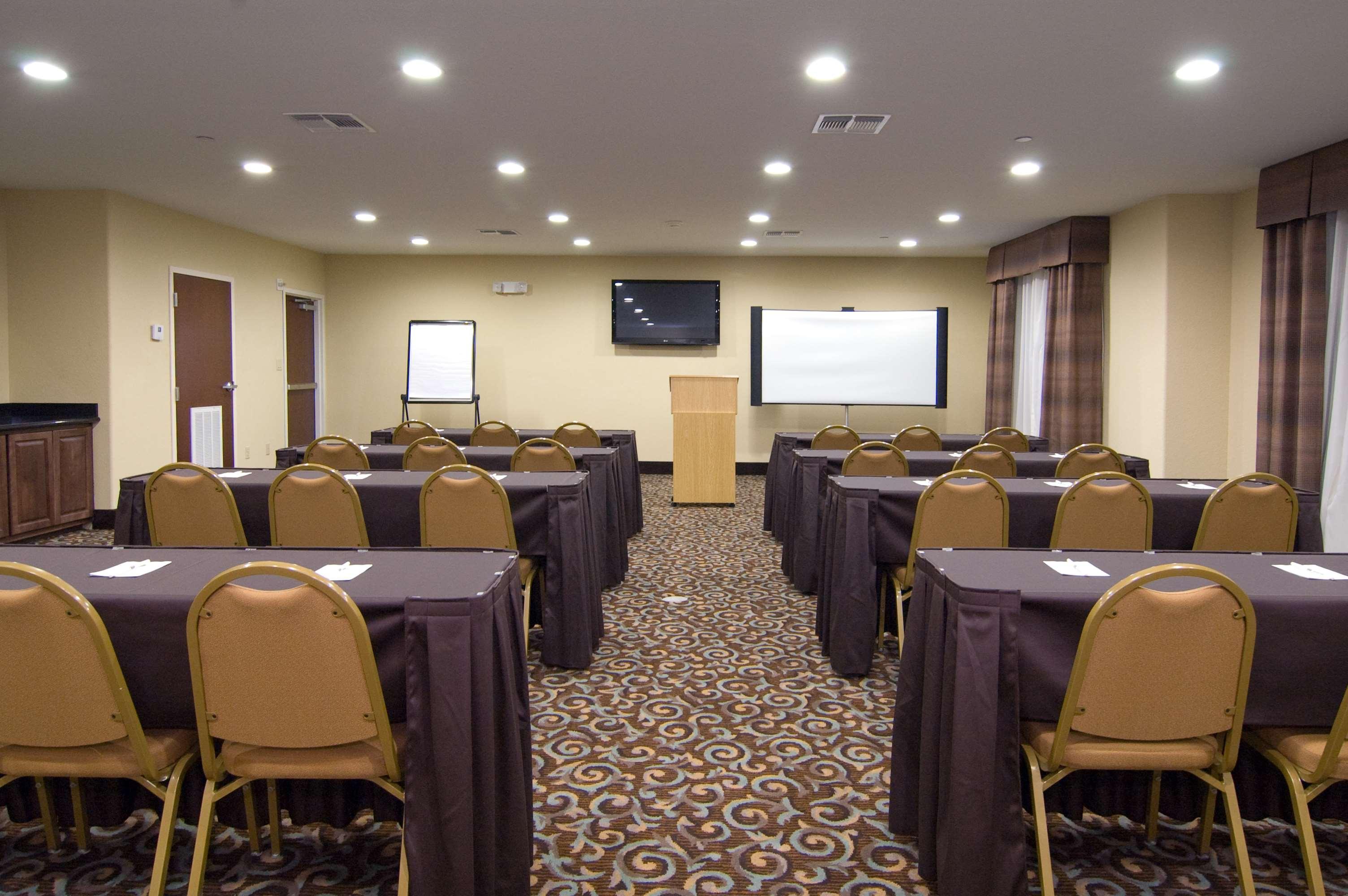 Best Western Bastrop Pines Inn Удобства фото