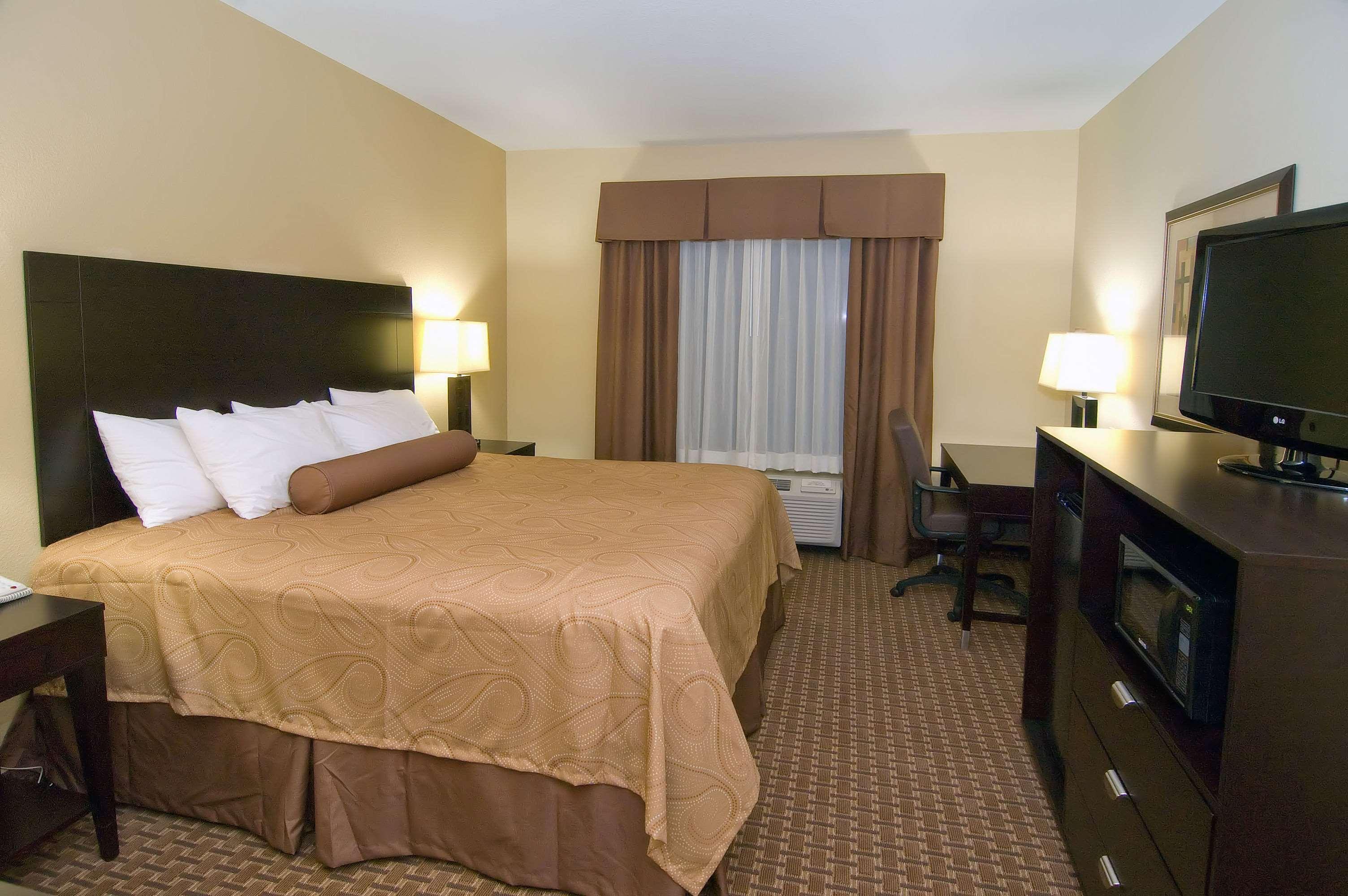 Best Western Bastrop Pines Inn Номер фото