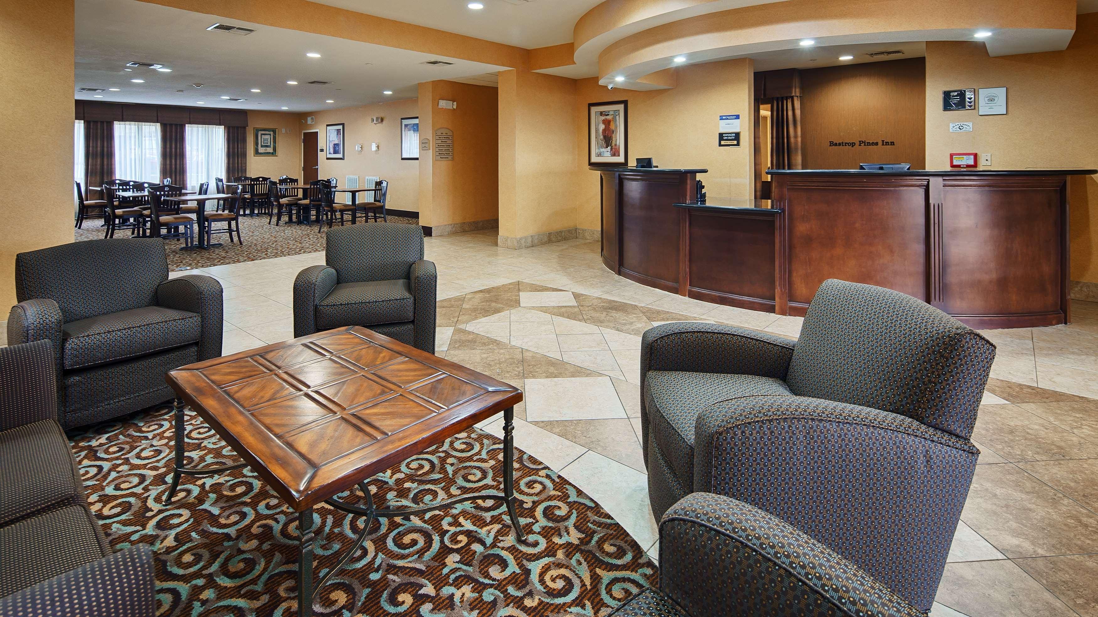Best Western Bastrop Pines Inn Экстерьер фото