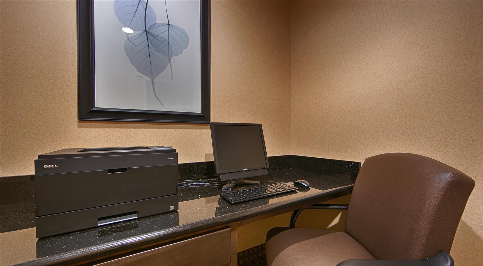 Best Western Bastrop Pines Inn Экстерьер фото