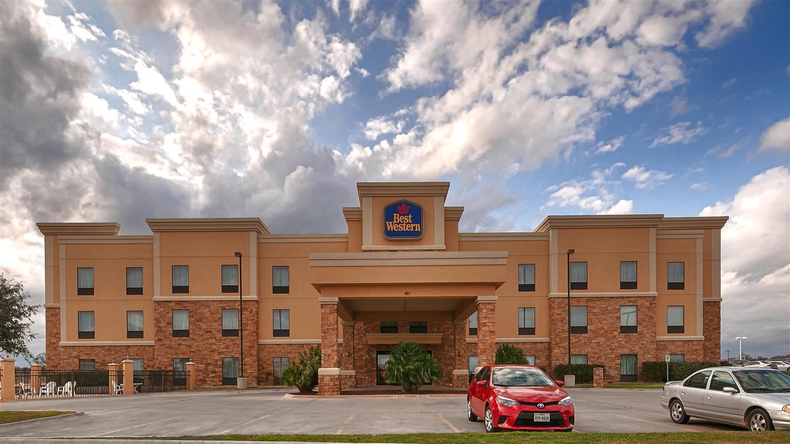 Best Western Bastrop Pines Inn Экстерьер фото
