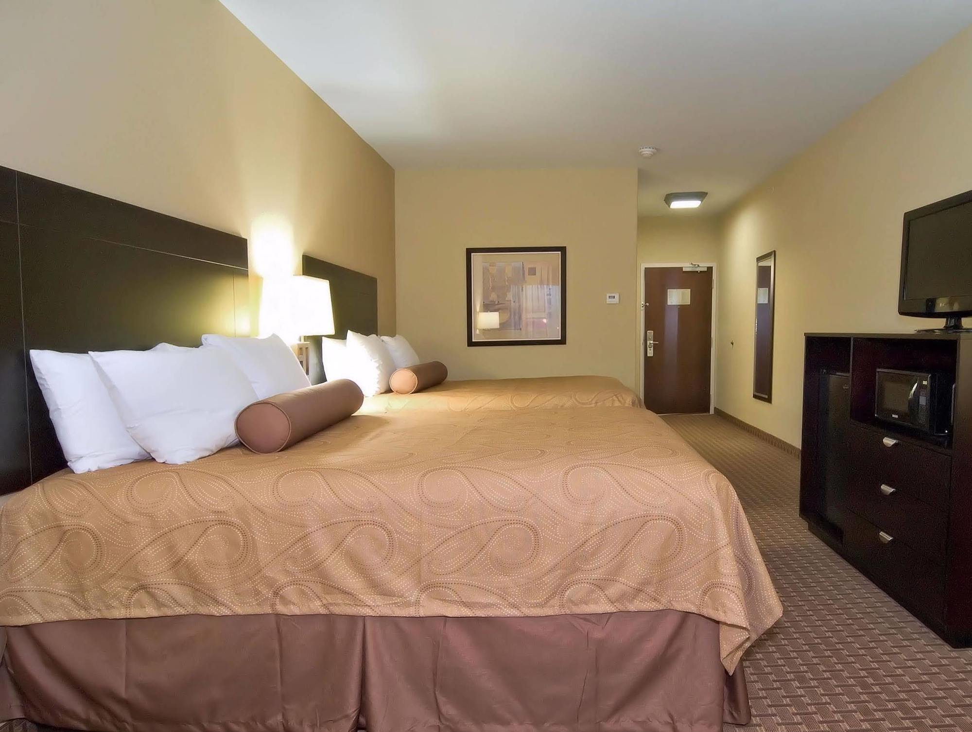 Best Western Bastrop Pines Inn Экстерьер фото