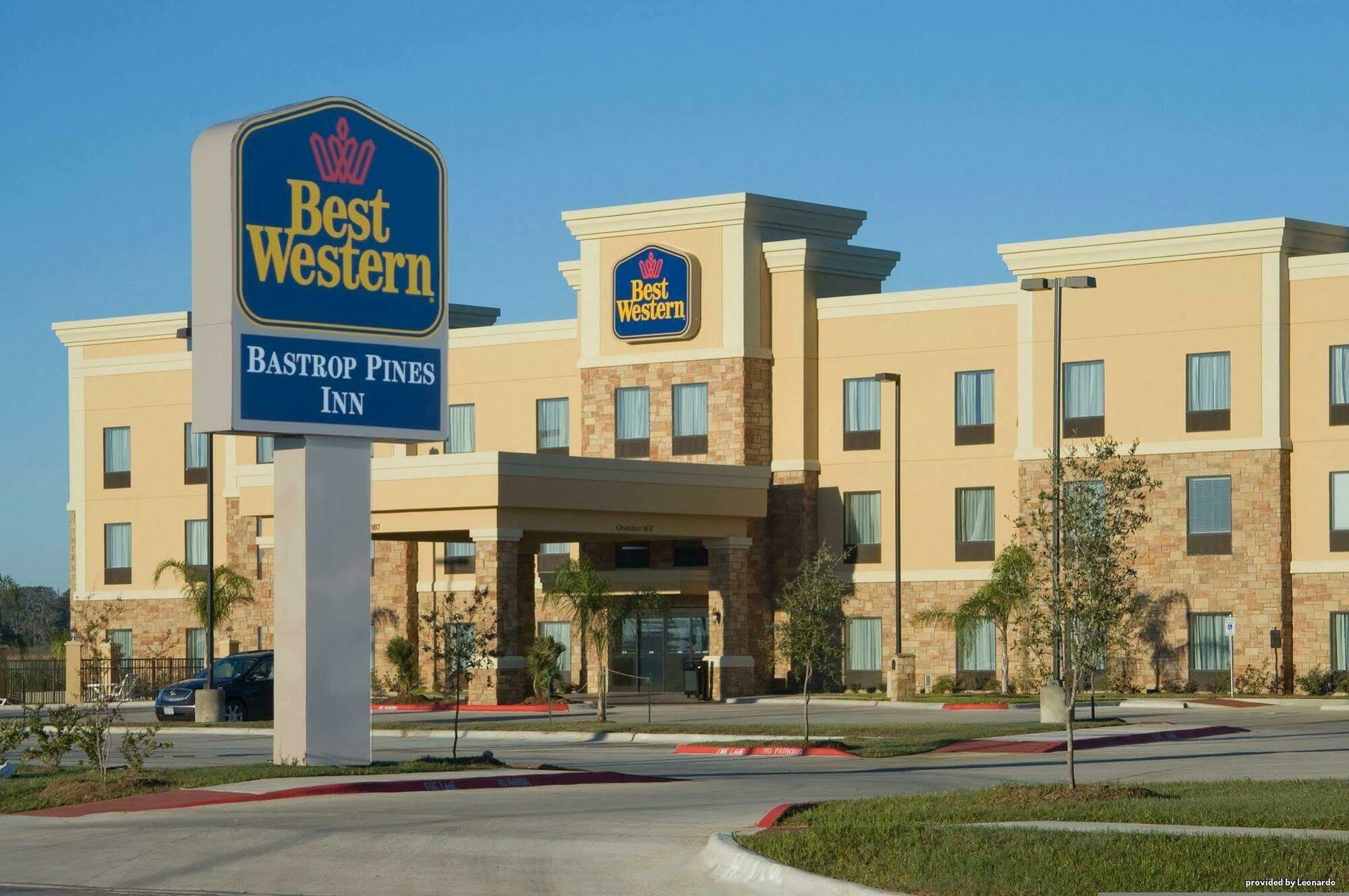 Best Western Bastrop Pines Inn Экстерьер фото