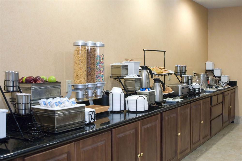 Best Western Bastrop Pines Inn Экстерьер фото