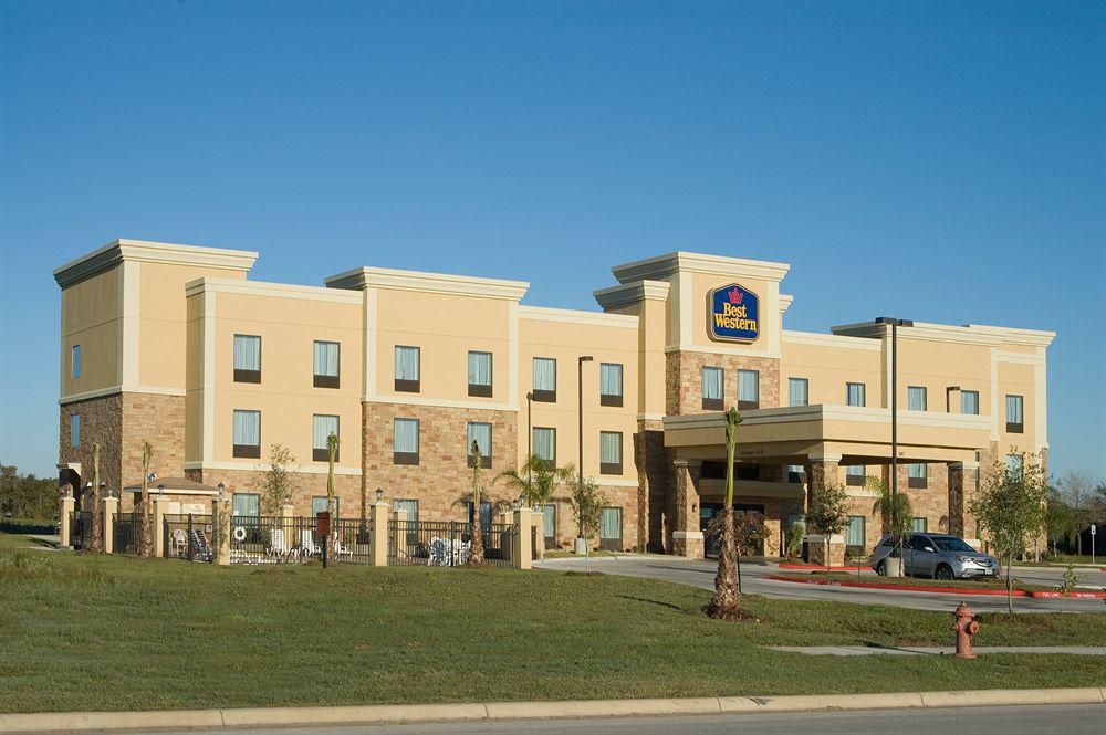 Best Western Bastrop Pines Inn Экстерьер фото